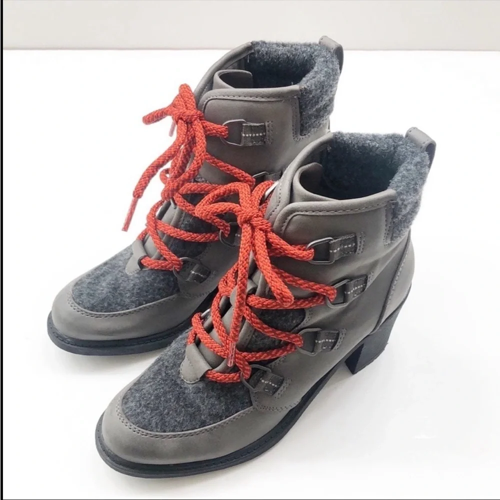 NWOT Sonoma Heeled All Weather Boots size 9.5